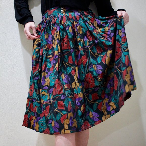 Vintage jewel-toned pleated skirt - Picture 2 of 12